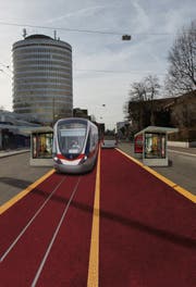 Visionen für ein neues St.Galler Tram gab's schon verschiedene. In der Illustration ist es auf der Rorschacher Strasse beim «Silberturm» unterwegs. (Bild: Sammlung Reto Voneschen)