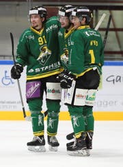 Michael Loosli, Simon Seiler und der neue Amerikaner Cody Wydo (von links) wollen mit dem HC Thurgau möglichst nahtlos an die erfolgreiche, vergangene Saison anknüpfen. (Bild: Mario Gaccioli)