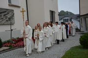 Der Einmarsch in die Kirche. (Bild: Beat Lanzendorfer)