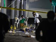 Inmitten feiernder Menschen: Die tödliche Schiesserei auf dem Garibaldi-Platz in Mexiko-Stadt ereignete sich am Freitagabend. (Bild: KEYSTONE/AP/STRINGER)