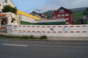 Die frischen Sprayereien in Unterägeri. (Bild: Zuger Polizei)