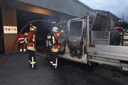In Kerns brannte am Samstagmorgen ein Lieferwagen aus. (Bild: PD)
