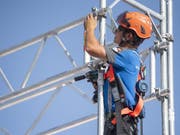 Ein junger Gerüstbauer in Aktion. Sie kämpften in Zweierteams um den Schweizermeistertitel. (Bild: Swiss Skills/Michael Zanghellini)
