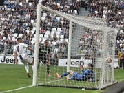 Cristiano Ronaldo trifft aus kurzer Distanz erstmals für Juventus Turin (Bild: KEYSTONE/EPA ANSA/ANDREA DI MARCO)