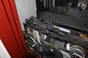In Giswil geriet die Steueranlage eines Lifts in Brand. (Bild:PD)
