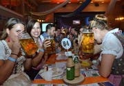 Allenorten fesce Drindl-Trägerinnen. (Bild: Christoph Heer)