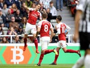 Granit Xhaka nach seinem Freistosstor gegen Newcastle United (Bild: KEYSTONE/AP PA/OWEN HUMPHREYS)