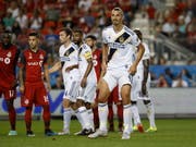 Zlatan Ibrahimovic (rechts/Nummer 9) erzielte sein 500. Tor als Profispieler (Bild: KEYSTONE/AP The Canadian Press/COLE BURSTON)