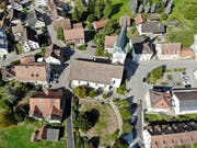 Die evangelische Kirche ist das dominierende Bauwerk im historischen Dorfzentrum Sulgens. (Bild: Donato Caspari)
