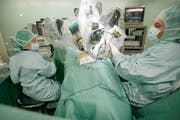 Blick in einen Operationssaal des Frauenfelder Kantonsspitals: (Bild: Reto Martin)