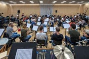 Lo & Leduc proben mit dem 21st Orchestra Luzern. Bild: Pius Amrein (Luzern, 18. September 2018)