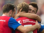 So soll es nach dem Geschmack der FCB-Fans wieder aussehen: Luca Zuffi, Silvan Widmer, Albian Ajeti (von links) (Bild: KEYSTONE/MELANIE DUCHENE)