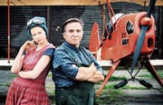   The 74-year-old Elmar Wepper in the role of the grumpy gardener Schorsch, here with Emma Bading as Philomena von Zeydlitz. , (Image: Filmcoopi) 