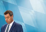 Markus Söder sieht schweren Zeiten entgegen. (Bild: Peter Kneffel/Keystone; München, 18. September 2018)