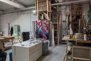 Der industrielle Charakter ist immer noch da: Ein Atelier im Kulturquadrat Schappe. (Bild: Nadia Schärli (Kriens, 19. September 2018))