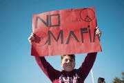   «Live the Peace, No for the Mafia»: Demonstrate a Child Against Organized Crime. (Image: Imago (Locri, 21 March 2017)) 