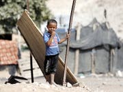   The Bedouin village of Chan al-Ahmar is located on the West Bank between Jericho and Jerusalem, near an Israeli settlement. (Photo: KEYSTONE / EPA / ABED AL HASHLAMOUN) 