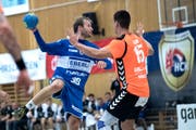 Thomas Hofstetter schiesst aufs Tor. (Bild: Pius Amrein (Kriens, 23. September 2018))