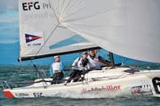 Der Segelclub Cham mit Philippe Erni, Manuel Herbst, Christoph Gehrig und Philippe Manner (von links) schaffen den Aufstieg in die Swiss Sailing Super League. Bild: Claudia Somm (Estavayer, 23. September 2018)