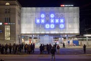 Eingeschaltet wurde die binäre Uhr am Bahnhof Anfang April - nur wenige Monate später ist sie bereits defekt. (Bild: Urs Bucher)