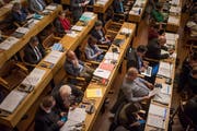 Blick in den Saal des St.Galler Stadtparlaments im Waaghaus. Hier tagt die städtische Legislative im Schnitt einmal monatlich. (Bild: Benjamin Manser - 16. Januar 2018)