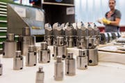 Industriebetrieb in Bürglen: Von der Senkung der Gewinnsteuer könnten alle Firmen profitieren, nicht nur die Holdings. (Bild: Reto Martin)