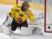SCB-Goalie Leonardo Genoni muss sich in den ersten drei Ligaspielen nur einmal bezwingen lassen (Bild: KEYSTONE/TI-PRESS/GABRIELE PUTZU)