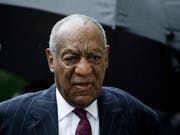 Der 81-jährige Bill Cosby muss wegen schwerer sexueller Nötigung mindestens drei Jahre ins Gefängnis. Seine Anwälte wollen gegen das Urteil Berufung einlegen. (Bild: KEYSTONE/AP/MATT ROURKE)