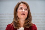 Petra Gössi, Nationalrätin und Parteipräsidentin FDP spricht an der Medienkonferenz der FDP Schweiz über die Nachfolge von Bundesrat Johann Schneider-Ammann (KEYSTONE/Patrick Huerlimann (Bern, 26. September 2018))
