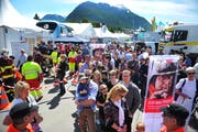 Grossaufmarsch an der letzten «Iheimisch». (Bild: Corinne Glanzmann, Buochs, 17. Mai 2012)