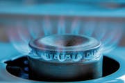 Wer mit Gas kocht und heizt, bezahlt in Zukunft 140 Franken mehr pro Jahr. (Bild: Getty)