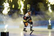 Mit neuem Feuer aufs Eis: Livio Stadler vor dem NLA-Spiel gegen den HC Lugano. (Bild: Alexandra Wey/Keystone (Zug, 22. September 2018)