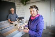 Erna Bayer aus Wittenbach hat am Gübsensee Frauentäubling gefunden – ganz zufällig. (Bild: Ralph Ribi)