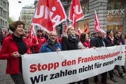 Peter Hartmann (blaue Jacke) an der 1.-Mai-Demo in St.Gallen 2015. (Bild: Ralph Ribi)