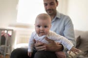 Thurgauer Kantonsangestellte sollen mehr Zeit haben für ihre Babys. (key/Gaetan Bally)