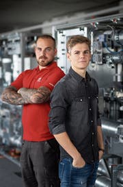 Die Swiss Skills waren für Dominik Baumann (links) und Dario Liesch stressig. (Bild: Michel Canonica)