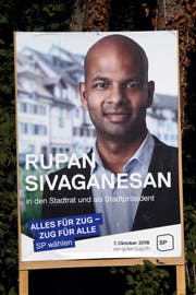Wahlplakat von Rupan Sivaganesan. (Bild: Werner Schelbert, Zug, 25.9.2018)