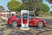 Tesla kommt um Elon Musk nicht zur Ruhe. (Bild: Inga Spence/Alamy Stock Photo (28. September 2018)
