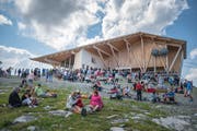 Holz wirkt: Auszeichnung für die Bergstation auf dem Chäserrugg. (Bild: Archiv)