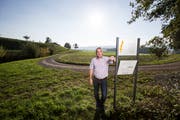 Christof Unternährer, Präsident Kolping Hochdorf, auf dem Besinnungsweg von Adolph Kolping in Hochdorf. (Bild: Manuela Jans-Koch, 27. September 2018)