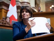 Bundesrätin Doris Leuthard begleitet im Nationalrat die Beratungen zur Fernmeldegesetzrevision - eines ihrer letzten grossen Geschäfte. (Bild: KEYSTONE/ANTHONY ANEX)
