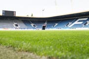Der Gräserbestand in der Swisspor-Arena sorgte für Negativschlagzeilen. (Bild: Roger Grütter (18. September 2018))