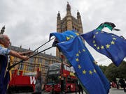 Die Mehrheit der Briten würde Umfragen zufolge in einem neuen Referendum nicht mehr für einen Austritt Grossbritanniens aus der EU stimmen. (Bild: KEYSTONE/AP/FRANK AUGSTEIN)