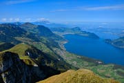 Tourismusregion Klewenalp: Ausblick vom Niederbauen auf Beckenried, Buochs und Ennetbürgen (Bild: Christoph Näpflin)