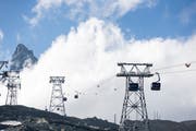 Die Talstation liegt auf 2939 Meter über Meer, die Bergstation auf 3883 Meter über Meer. (Bild: Dominic Steinmann / Keystone (Zermatt, 29. September 2018))
