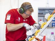 Elektroinstallateur Daniel Gerber holte an den Europameisterschaften 796 von 800 Punkte und holte damit den Titel «Best of Europe». (Bild: Keystone/SWISSSKILLS/MICHAEL ZANGHELLINI)
