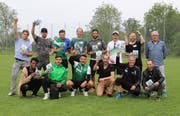 Die diesjährige Traumelf mit Trainer Werner Zünd (oben rechts). (Bild: PD)