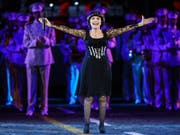 Mireille Mathieu ist für ihr «phänomenales musikalisches Talent» gewürdigt worden. (Bild: KEYSTONE/EPA/SERGEI ILNITSKY)