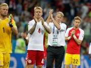 Da war die Fussball-Welt für Dänemark noch in Ordnung: Headcoach Age Hareide (Bildmitte) in den Minuten nach dem respektablen Achtelfinal-Ausscheiden gegen den nachmaligen WM-Finalisten Kroatien (Bild: KEYSTONE/AP/EFREM LUKATSKY)