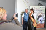 Die Österreichische Honigkönigin Elisabeth I. war ein beliebtes Fotosujet während des Imkerkongresses im Pentorama. (Bild: Manuel Nagel)